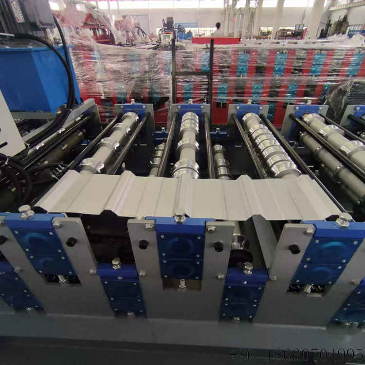 840+900 Double Layer Metal Roof Panel Roll Forming Machine PLC touch control panel