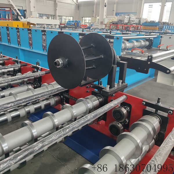4.	Hebei Xinnuo automatic Brazil 1020 roof sheet forming equipment