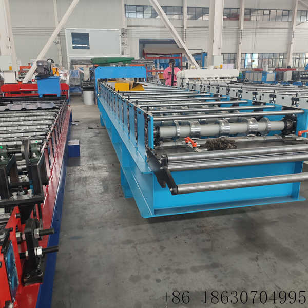 &bull;	900mm trapezoidal roof sheet roll former with electric cutting function