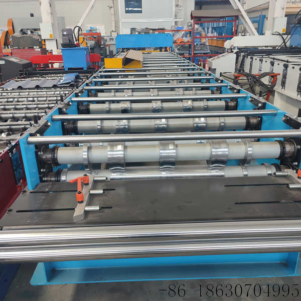 &bull;	Heavy duty industrial 900 trapezoidal roll forming machine for factory