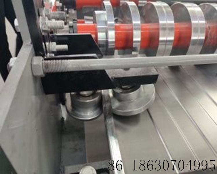 3.	Fully Automatic American Standing Seam Metal Roof Machine