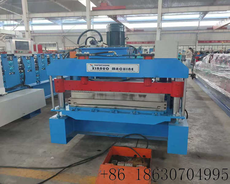 1.1100mm roof panel roll forming machine Hebei Xinnuo