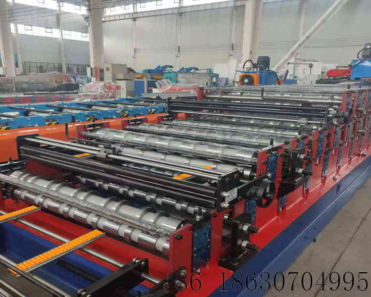 3.Automatic Brazil triple layer metal roof panel forming machine