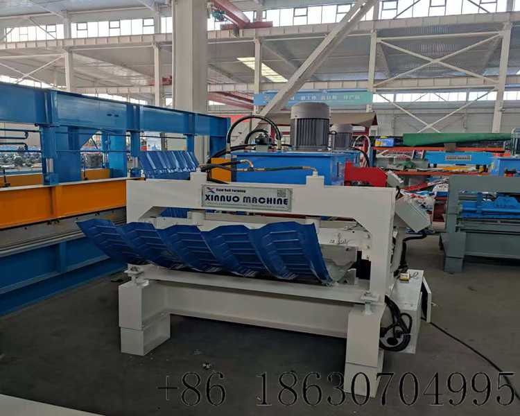 3.High-precision Brazilian trapezoidal roof arch forming machine
