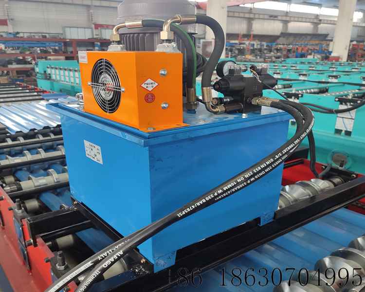 3.Hebei Xinnuo 980 trapezoidal roof panel machine for construction