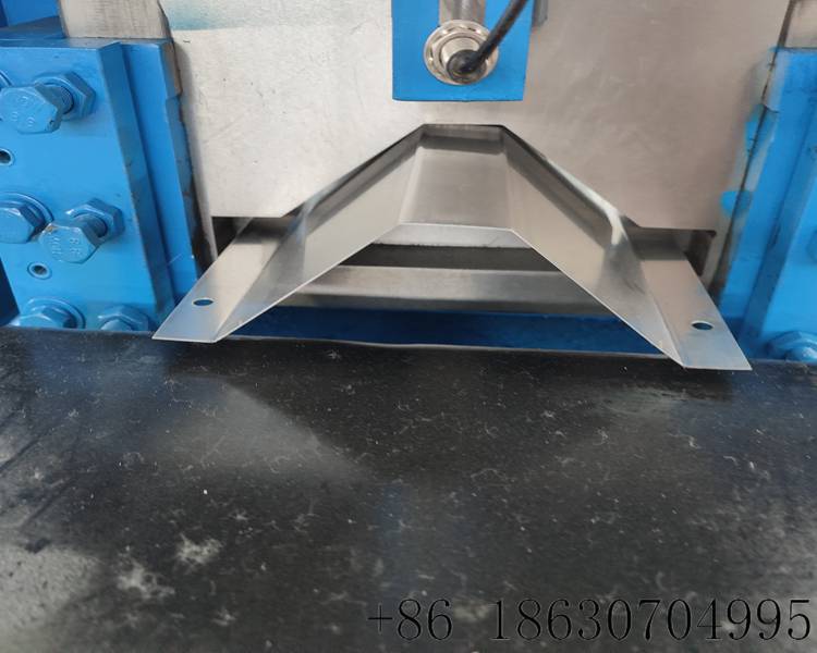 Industrial omega profile roll forming machinery