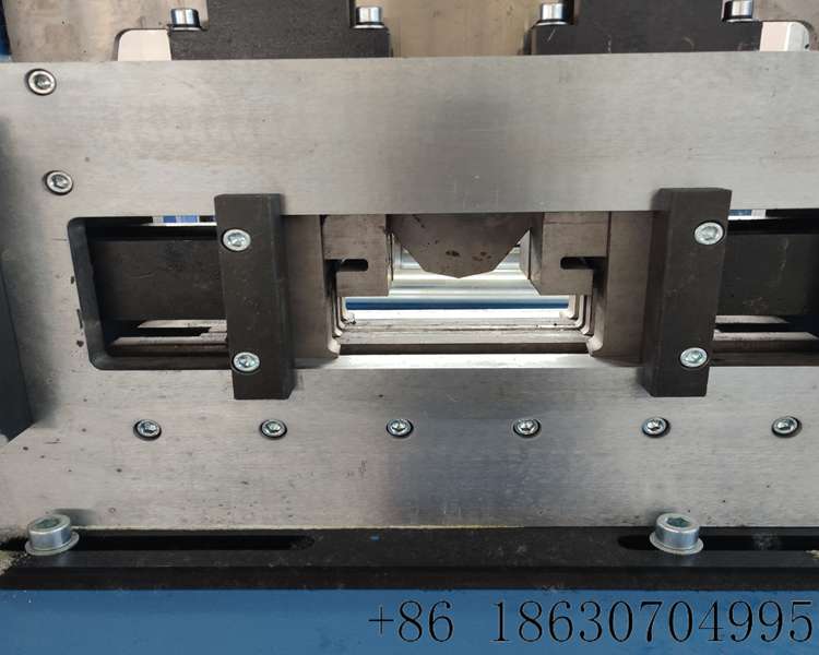 4.Multi-size C Purlin Making Machine Manual Quick Change Type