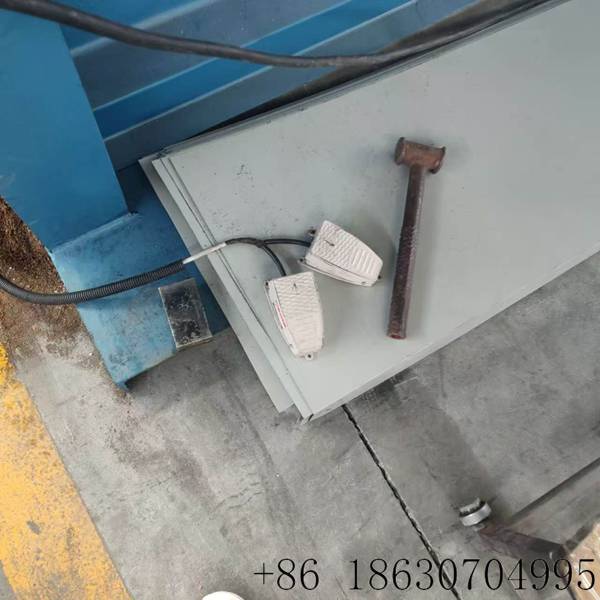 Xinnuo 4 meter hydraulic bending machine, high precision color steel galvanized sheet folder in factory workshop