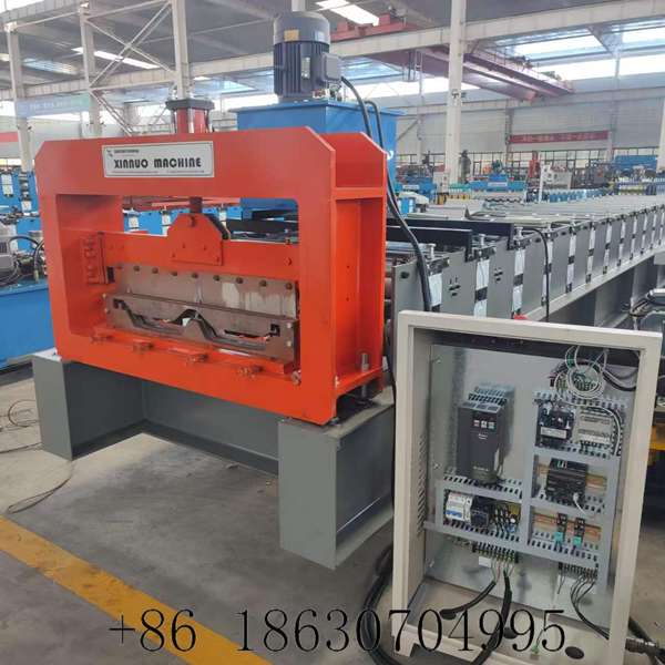 Hebei Xinnuo 760 concealed fix roof sheet making machine
