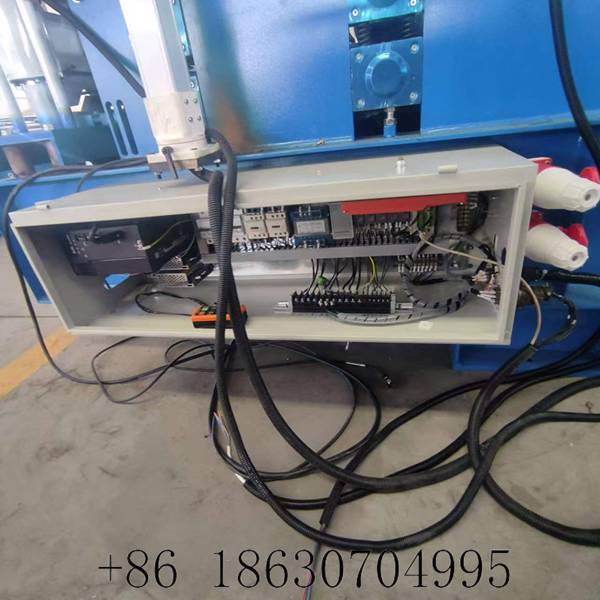 3.Hebei Xinnuo 980 trapezoidal roof panel making machine with PLC control and hydraulic cutting