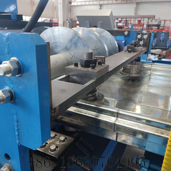 Automatic sound insulation wall panel roll forming machine for construction