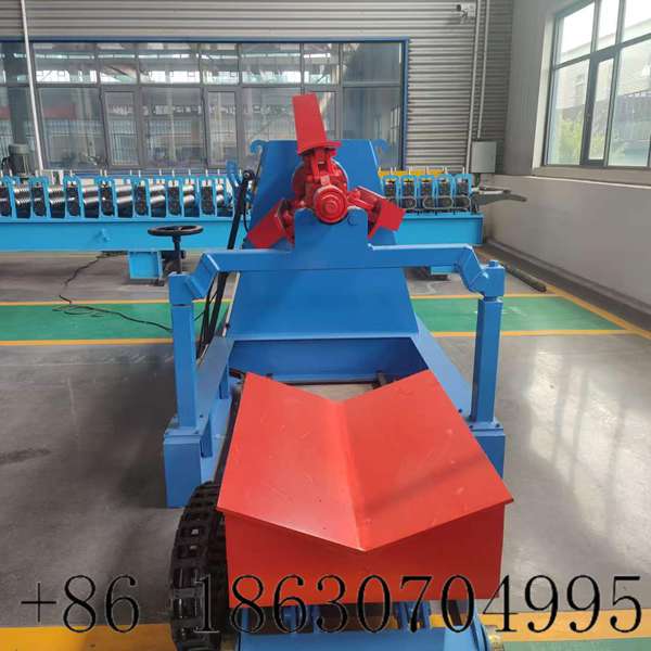 Hydraulic uncoiler mechanism for smooth material feeding