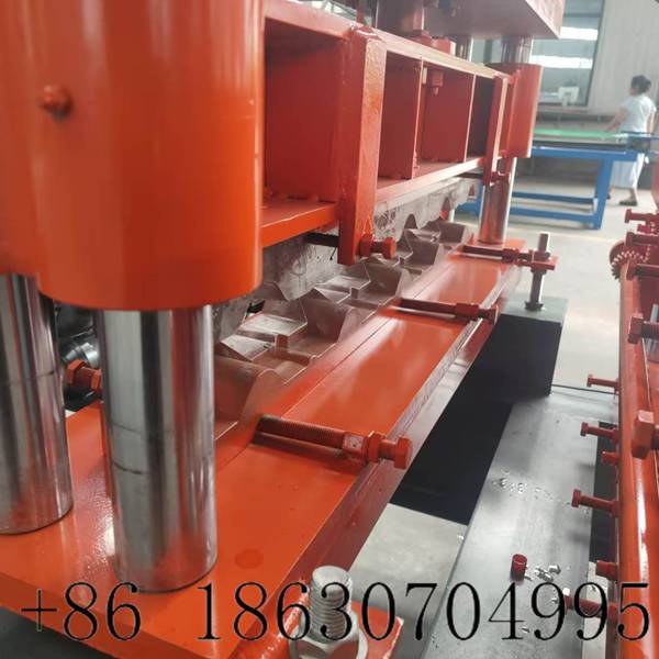 Precision rollers and guide pillars ensuring accurate sheet profiling