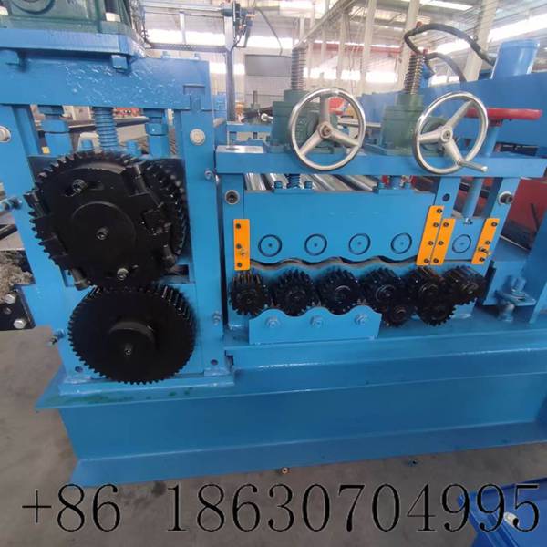 Precision gear transmission system of 1250mm leveling embossing machine