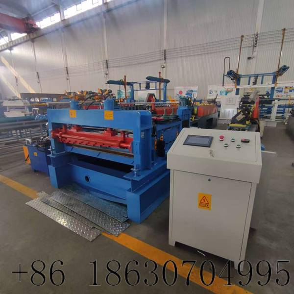 Main body structure of automatic metal sheet leveling embossing machine