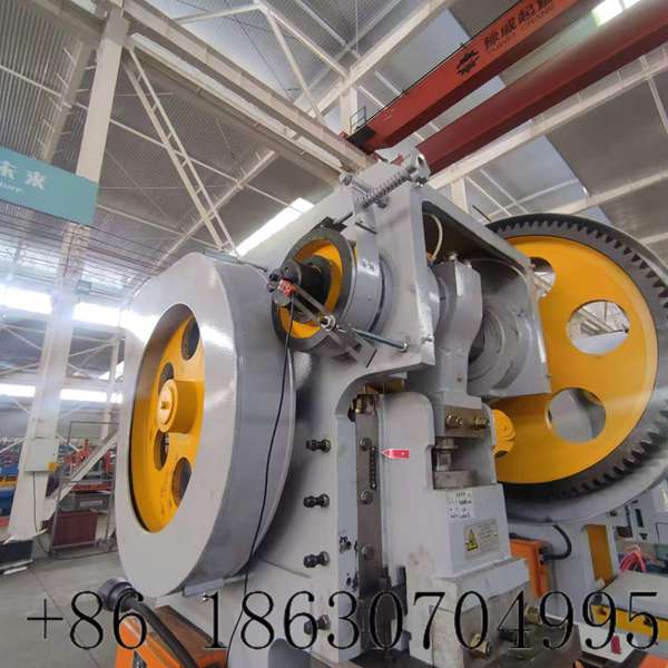 Reinforced flywheel structure for stable running of 63 ton punching machine