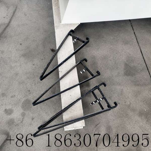 Fixed locking device of electric uncoiler machine