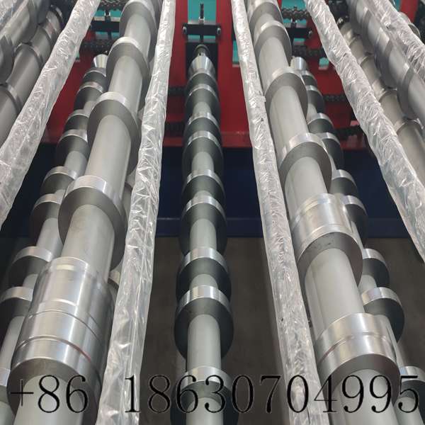 Forming wheel of double deck roll forming machine
