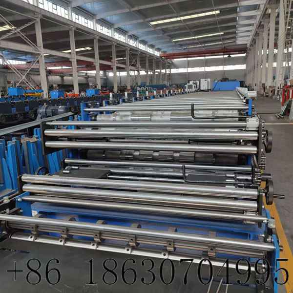 Feeding inlet platform of double layer roof panel machine