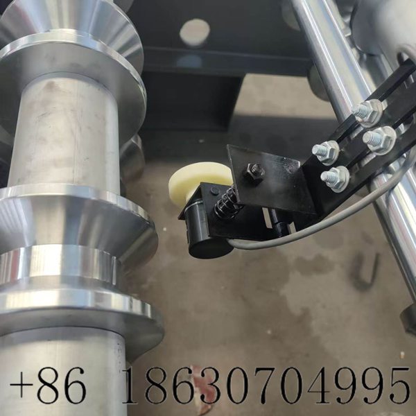 Digital counter device on 840 metal roof tile forming machine