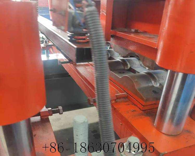 roller forming part of glazed tile making machine