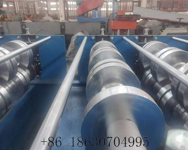 Forming roller wheels of floor deck roll forming machine
