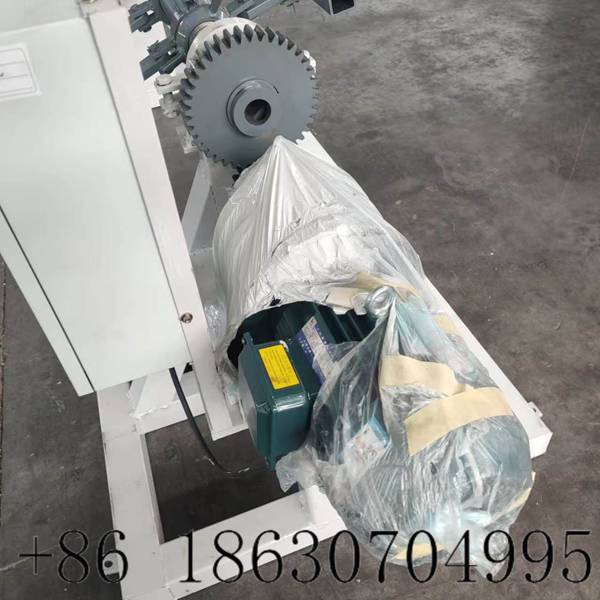 Drive motor for hydraulic decoiler