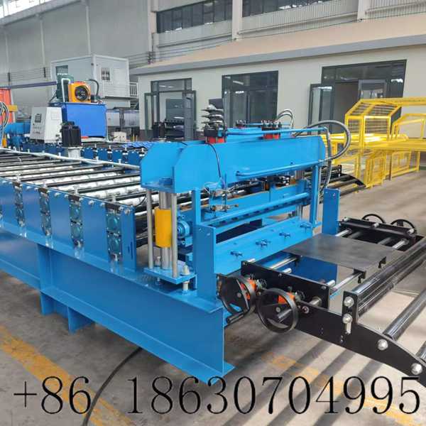 Feeding platform for glazed tile machine
