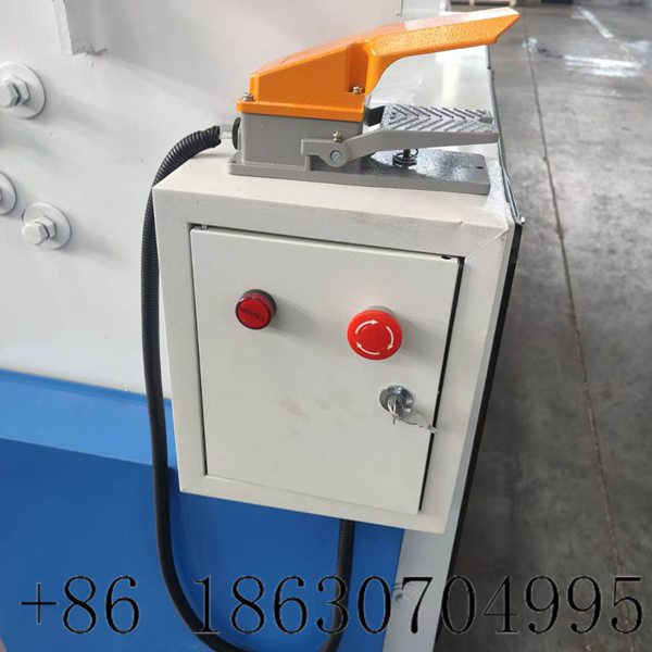 Electric control cabinet for sheet metal shearing machine