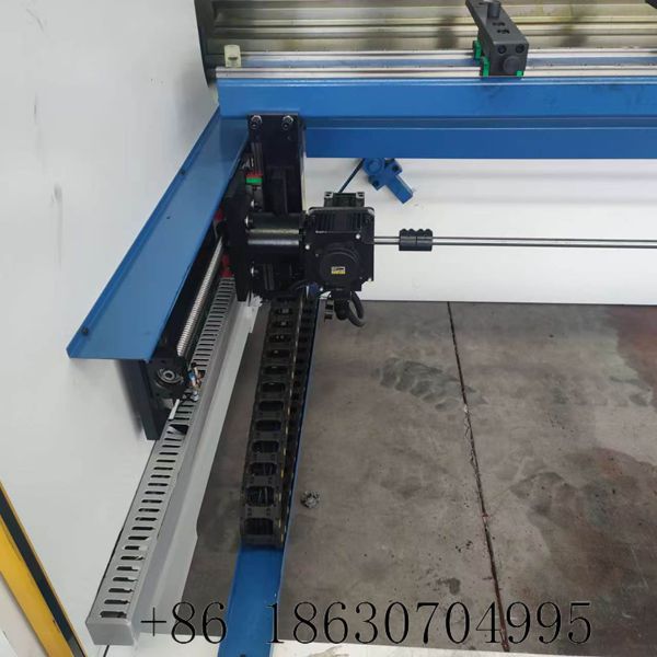 Partial mechanical structure detail of heavy duty metal CNC bending machine hydraulic cylinder & mold seat
