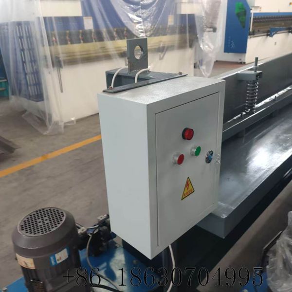 Independent electric control cabinet box of hydraulic shearing machine integrated circuit control assembly