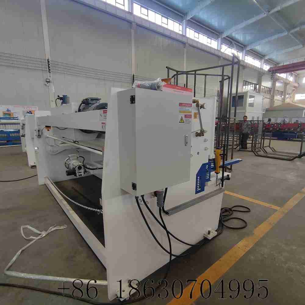 Electrical cabinet of the CNC shearing machine