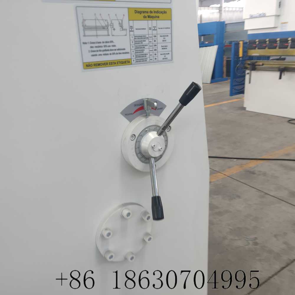 Key components of the hydraulic shearing machine