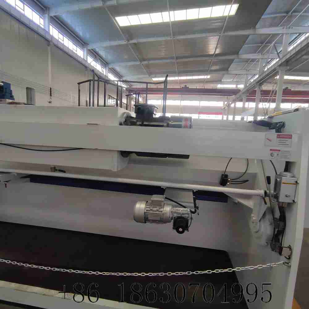 Main motor of the hydraulic shearing machine