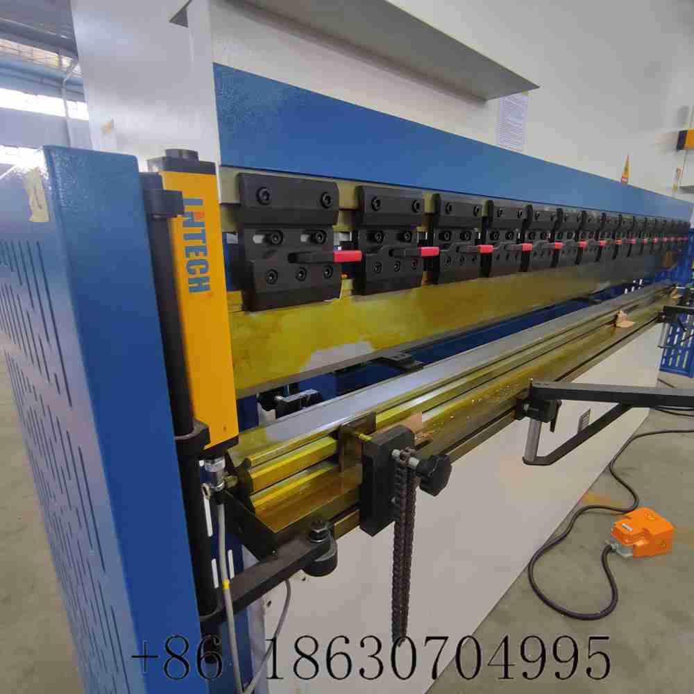 Bending die of the CNC press brake