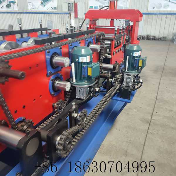 Chain drive of the c channel rolling machine