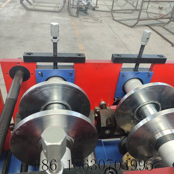 Forming rollers of the purlin forming machine