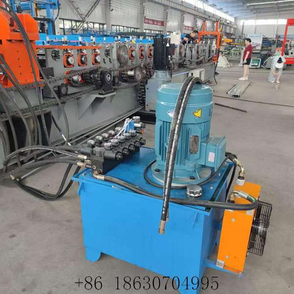 Hydraulic pump station of the purlin machine