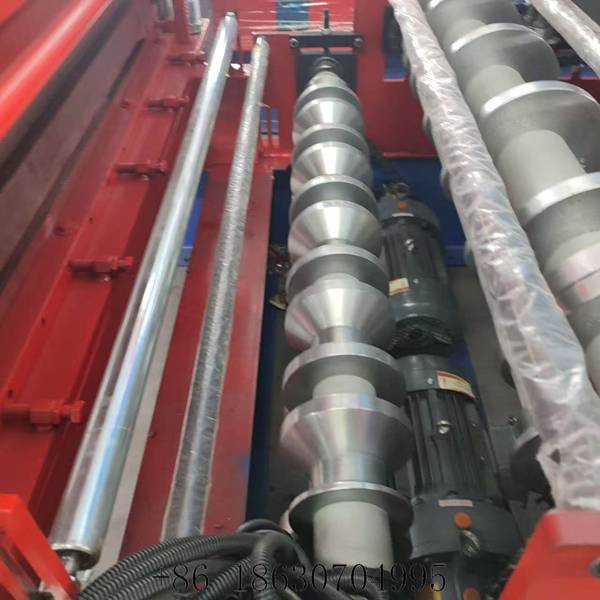 Forming rollers of the dual layer roofing machine