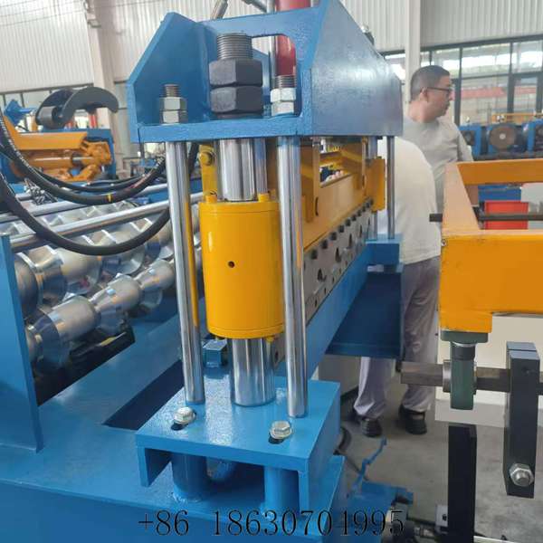 Guide-column hydraulic shearing unit of the production line