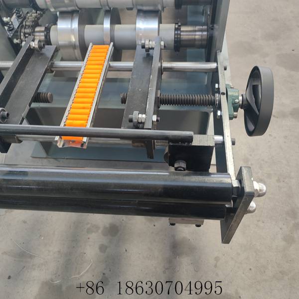 Material feeding platform of the ridge cap forming machine