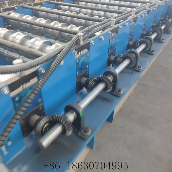 Bevel gear drive of the glazed tile roll forming machine