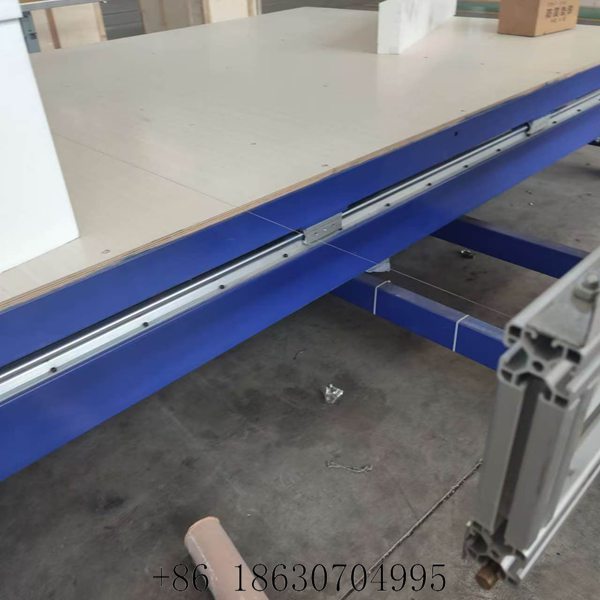 Foam cutting machine operation console