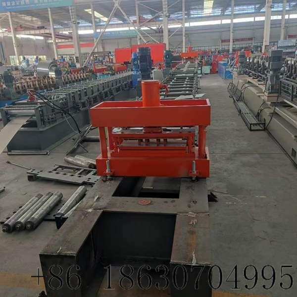 Infeed platform of the container house corner post roll forming machine