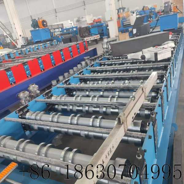Forming rollers of the 980 trapezoidal roof panel machine