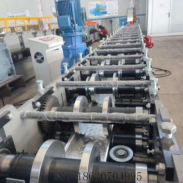 Front view of the automatic floor deck roll forming machine