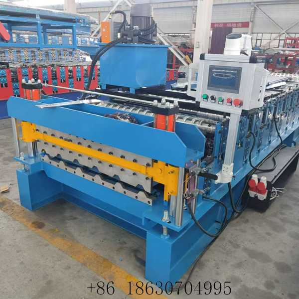 Front view of the double-layer roll forming machine forming 1070 circular-arc roofing sheets