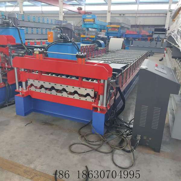 Front view of the 980 trapezoidal metal roof panel forming machine with 980 mm effective covering width