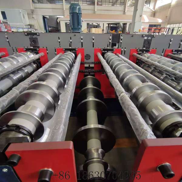 Hard-chrome heat-treated forming rollers of the double layer IBR sheeting machine