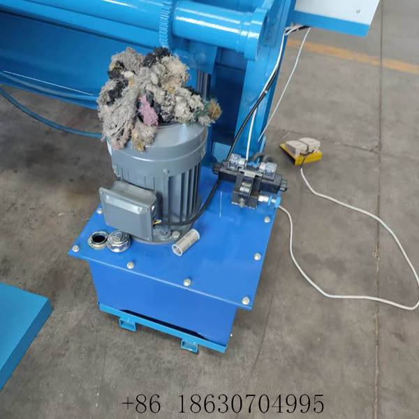 Hydraulic power station of the hydraulic sheet shearing machine with oil tank and motor